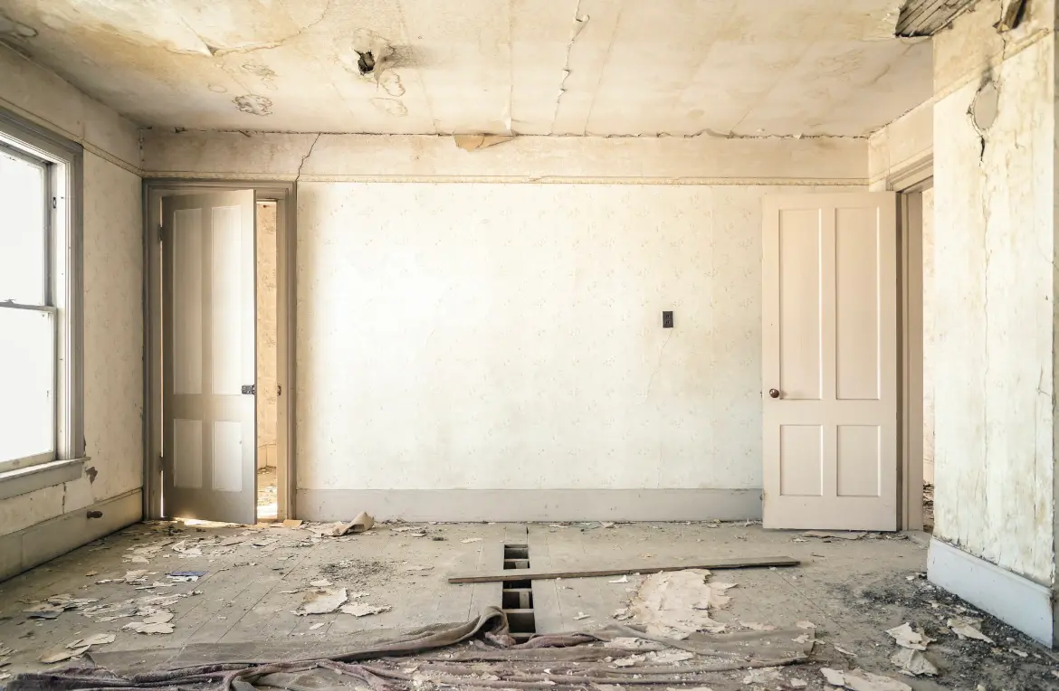 Waste disposal crew managing a cleanout project in Grand Forks